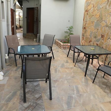 Coco Palm Bed & Breakfast Windhoek Bagian luar foto