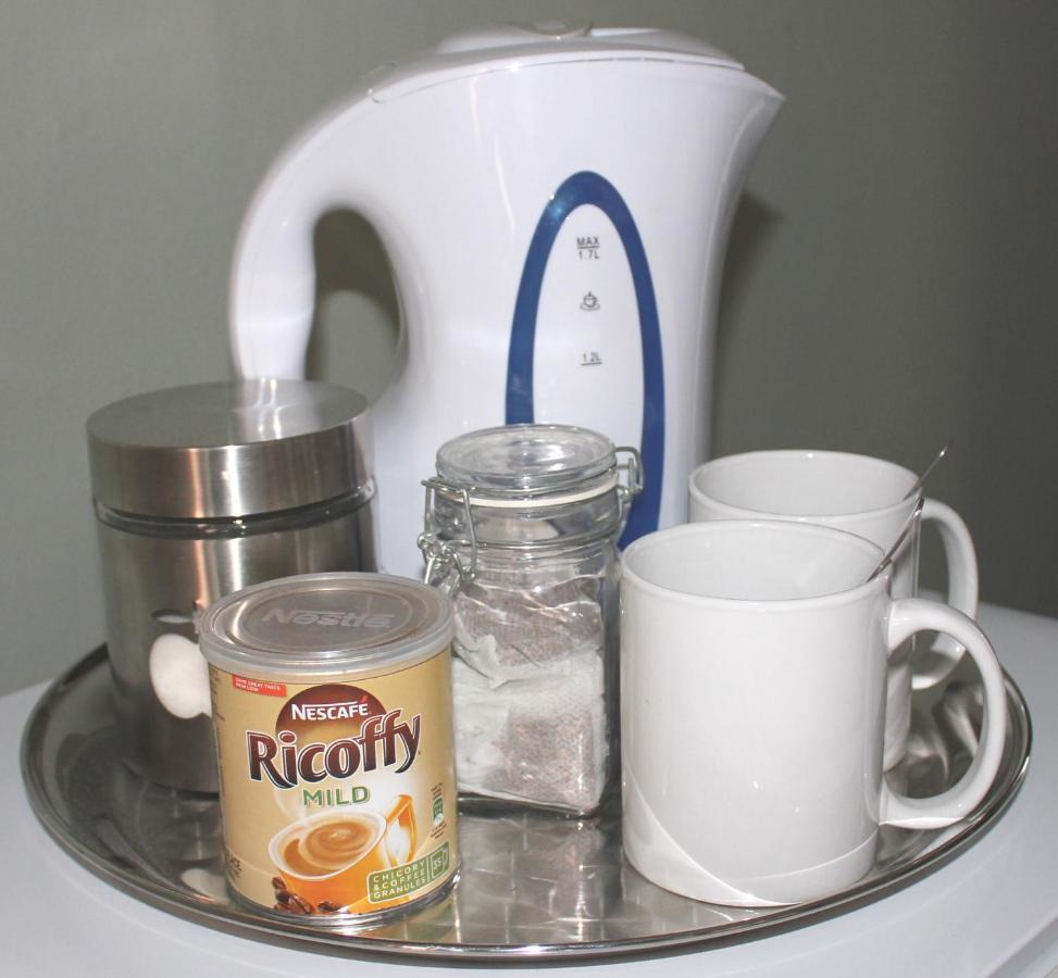 Coco Palm Bed & Breakfast Windhoek Bagian luar foto